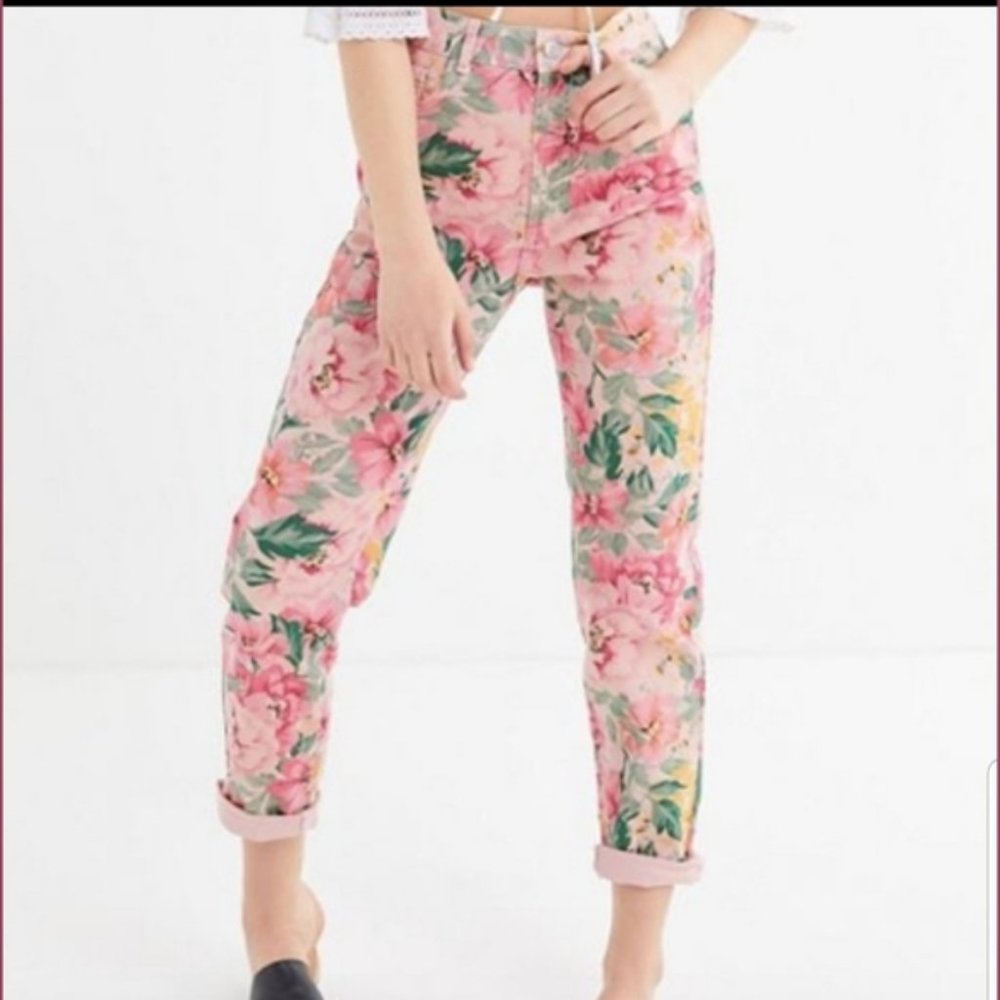 BDG Pink Floral HW Mom Jeans Sz 28